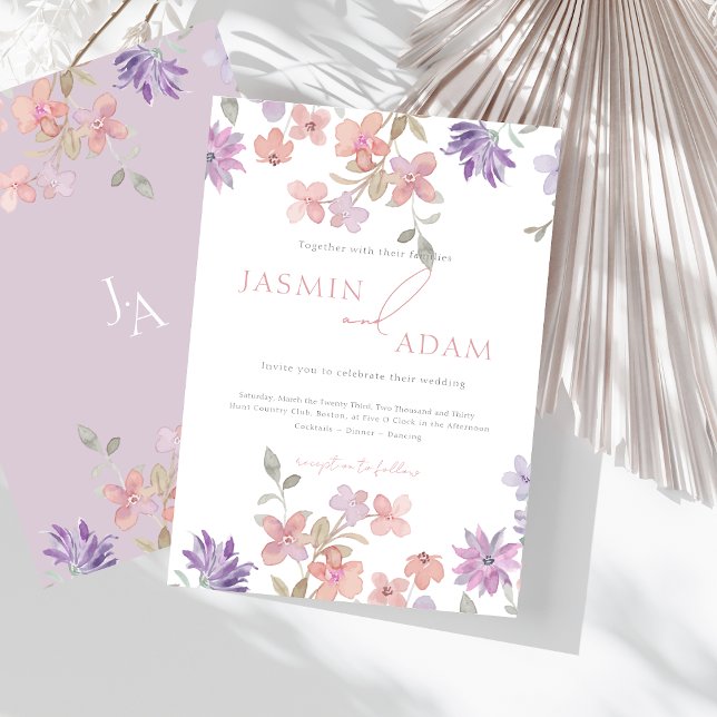 Invitación Boda con monograma de flores silvestres de lavanda (Elegant Lavender & Pink Wildflowers Wedding Invitation)