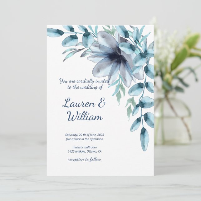 Invitación Boda de acuarela azul polvoriento floral (Anverso de pie)