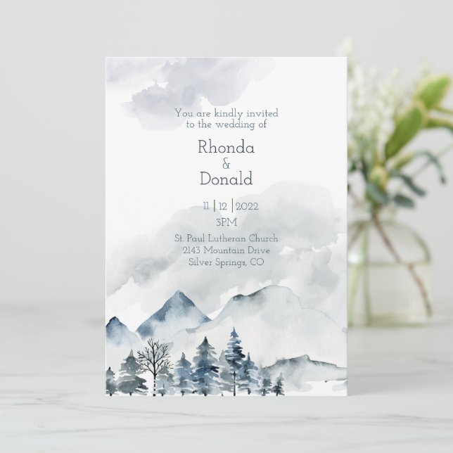 Invitación Boda de acuarela de montaña de niebla (Anverso de pie)