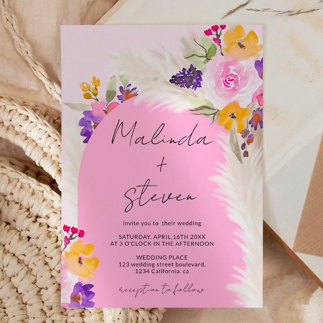 Invitación Boda de arco del desierto de pampas florales de co (Boho pink floral pampas desert arch wedding invitation on pink)