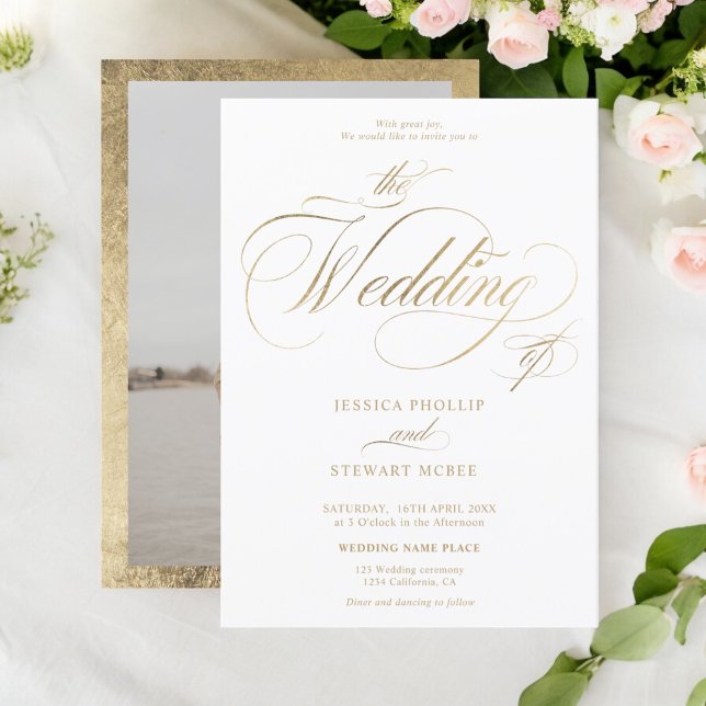 Invitación boda de caligrafía fotográfica elegante de oro de  (Chic gold elegant photo calligraphy wedding invitation)