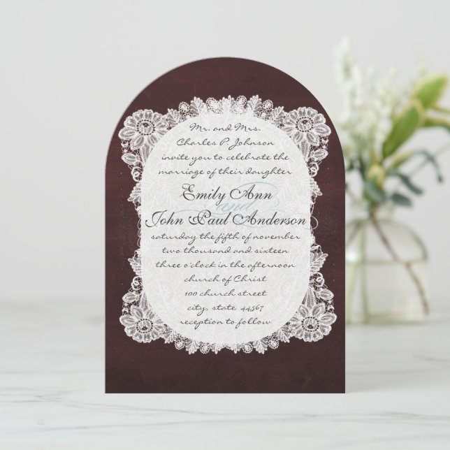 Invitación Boda de Chalkboard y Lace Deep Burgundy (Anverso de pie)