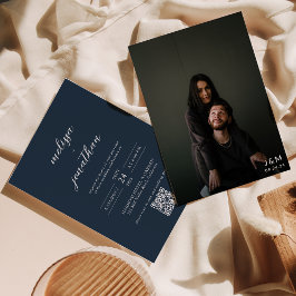 Invitación Boda de código QR monograma azul de la Marina mode