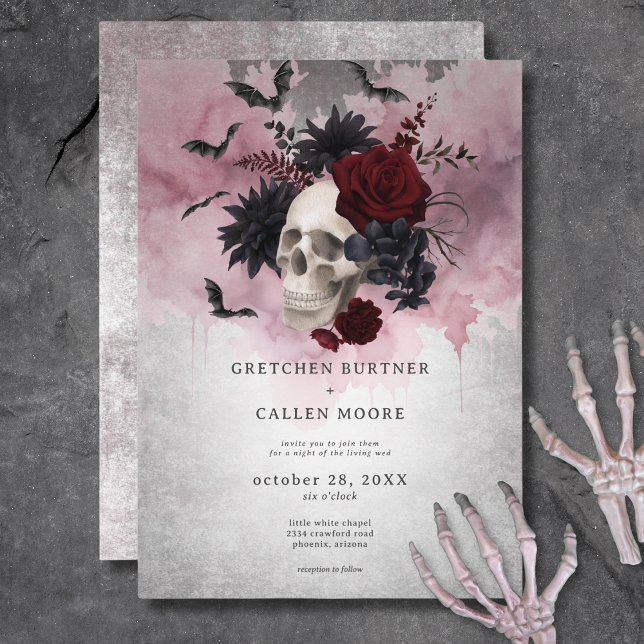 Invitación Boda de cráneo y murciélago gótico negro y borgoña (Gothic Black & Burgundy Skull & Bats Wedding Invitation)