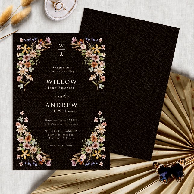 Invitación Boda de flores silvestres bohemias negras (Black Boho Wildflower Wedding Invitation Monogram by Painted Paperie
)