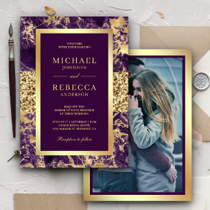 Invitación Boda de foto de mármol púrpura con brillo dorado
