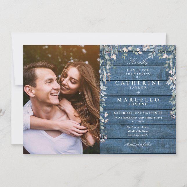 Invitación Boda de Foto Floral de Madera Rústica Azul Flores  (Anverso)