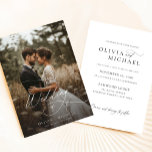 Invitación Boda de fotos de escritura rusa de moda<br><div class="desc">Esta Moda Rustic Script Photo Wedding Invitation,  con un fondo forestal con una atmósfera serena y romántica enfatizada por la paleta de colores muda y un guión elegante.</div>