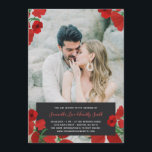 Invitación Boda de fotos de Personalizado de Coppies Rojos<br><div class="desc">Invitación a la boda con foto de amapola a la que se puede añadir una foto que cubre toda la invitación. Los adornos rojos decoran la invitación a la boda floral. Añada sus nombres y los detalles de su boda en una etiqueta de carbón vegetal al al final de la...</div>