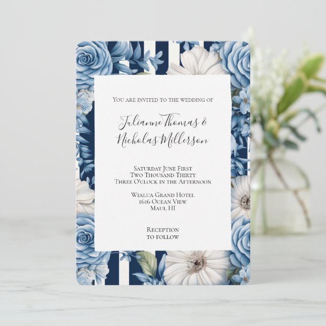 Invitación Boda de franjas florales azules de la Marina (Anverso de pie)