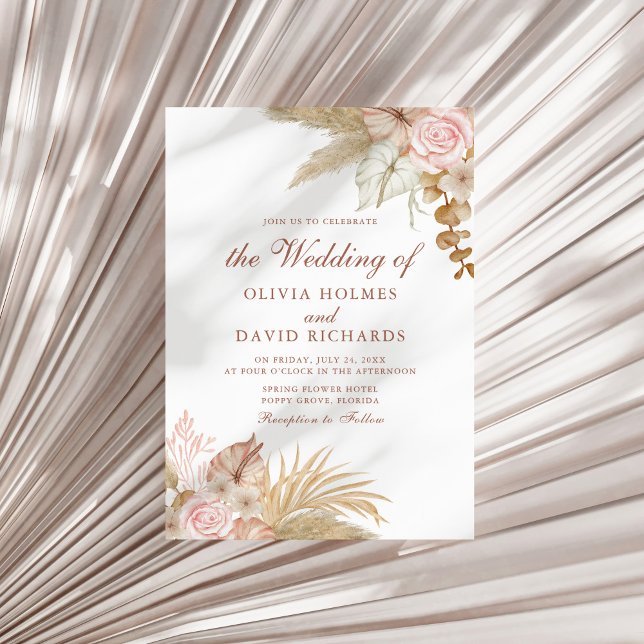 Invitación Boda de Grass Boho Floral Pampas (Modern Boho Floral Pampas Grass Wedding Invitation on a sunny neutral dry palm leaf.)
