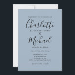 Invitación Boda de guiones de firma azul y turbio minimalista<br><div class="desc">Elegante invitación a la boda de marca azul polvorienta con nombres de estilo,  esta elegante y polvorienta invitación a la boda azul y blanca puede ser personalizada con su información en letras blancas de moda. Diseñado por Thisisnotme©</div>