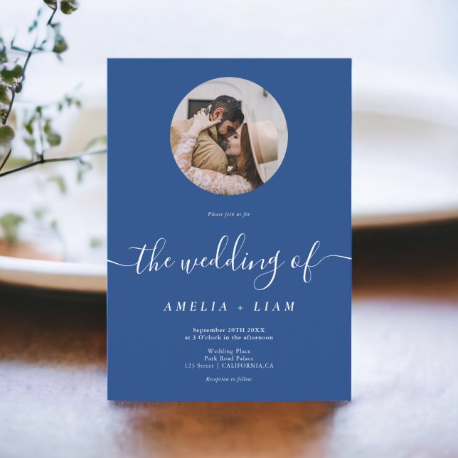 Invitación Boda de guiones de fotos en blanco azul y elegante (Simple elegant blue white photo script wedding invitation)