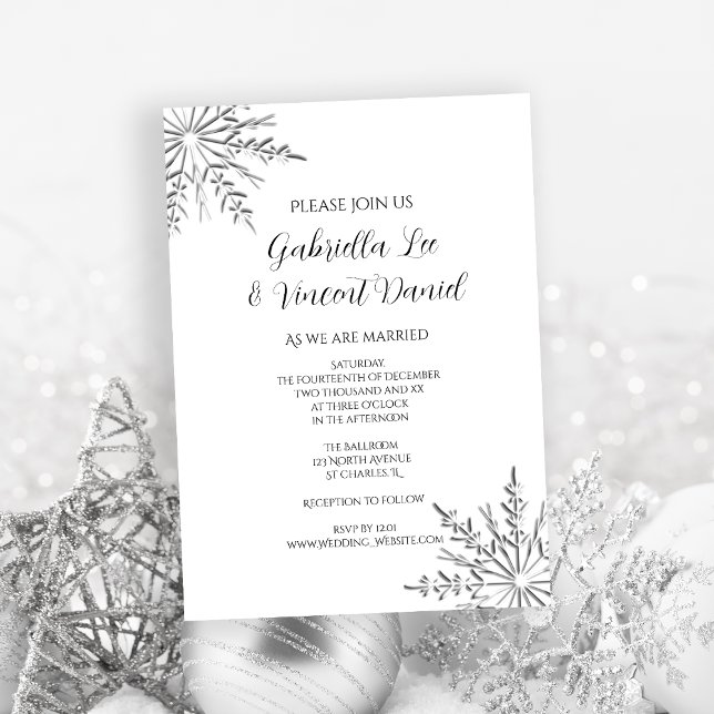 Invitación Boda de invierno con copos de nieve (Set a wintery tone for your marriage with the elegant Snowflakes Winter Wedding Invitation.)