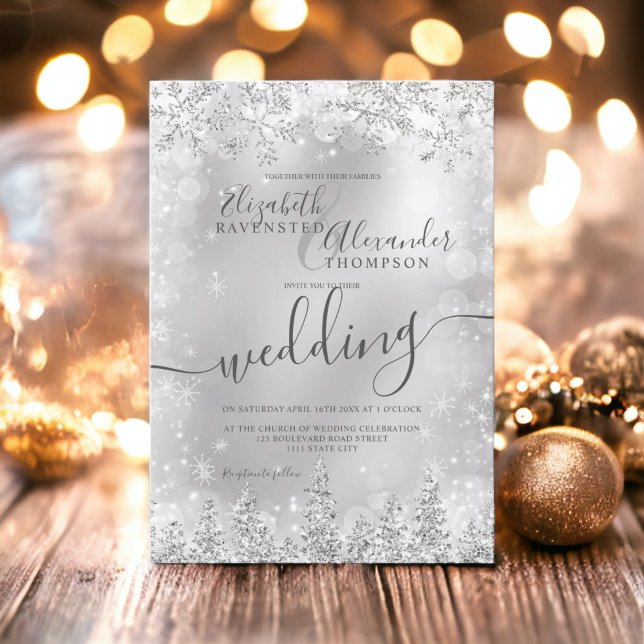 Invitación Boda de invierno de pino de nieve gris plateado (Silver gray snow pine Christmas winter wedding Invitation)