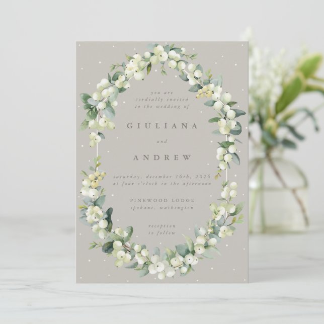 Invitación Boda de invierno Greige/Taupe Snowberry+Eucalyptus (Anverso de pie)