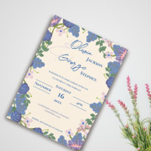 Boda de jardín romántico con flores azules y púrpu