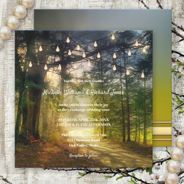 Invitación Boda de las luces de cadena de árboles forestales  (A magical wedding invitation with an enchanted forest and string lights)