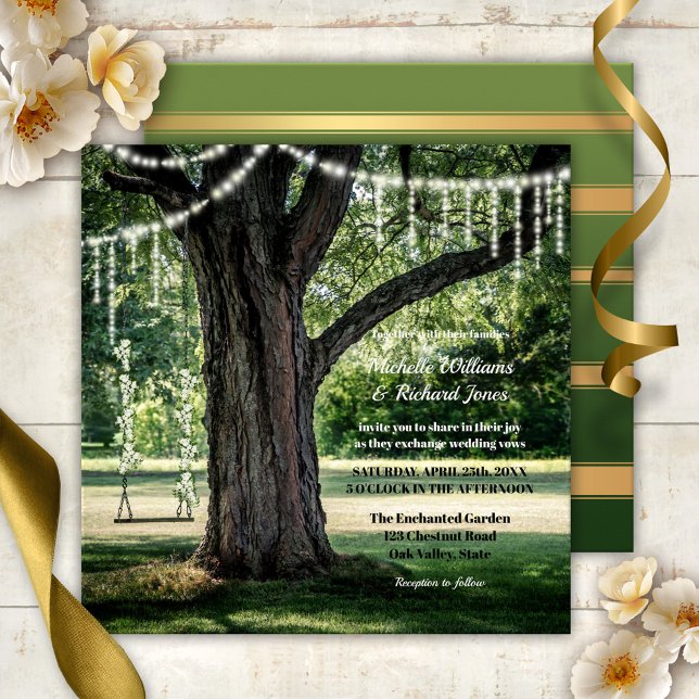 Invitación Boda de luces de cadena de árbol de remo de jardín (Magical wedding invitation with an enchanted garden or park theme with a swing with flowers)