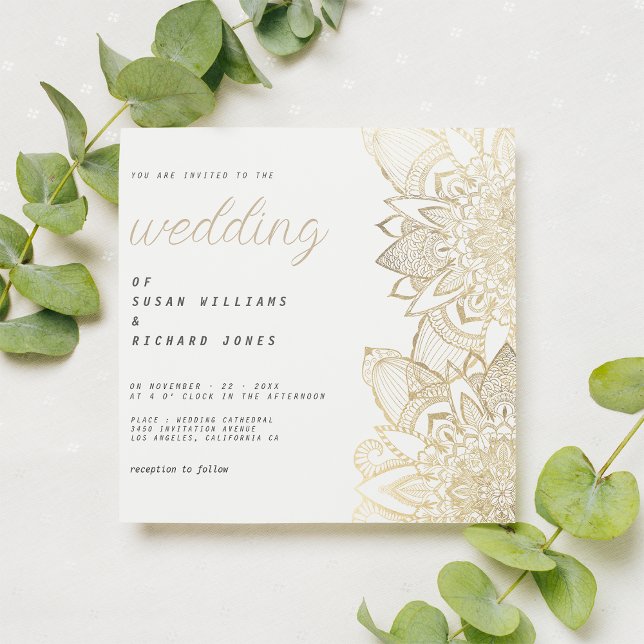 Invitación Boda de Mandala floral con guión dorado blanco de  (Luxury white gold script floral mandala wedding)