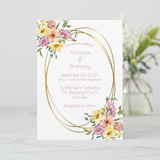 Invitación Boda de marco dorado moderno con flores rosadas (Anverso de pie)