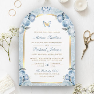 Invitación Boda de Mariposa de Arco Dorado Floral Azul Suave