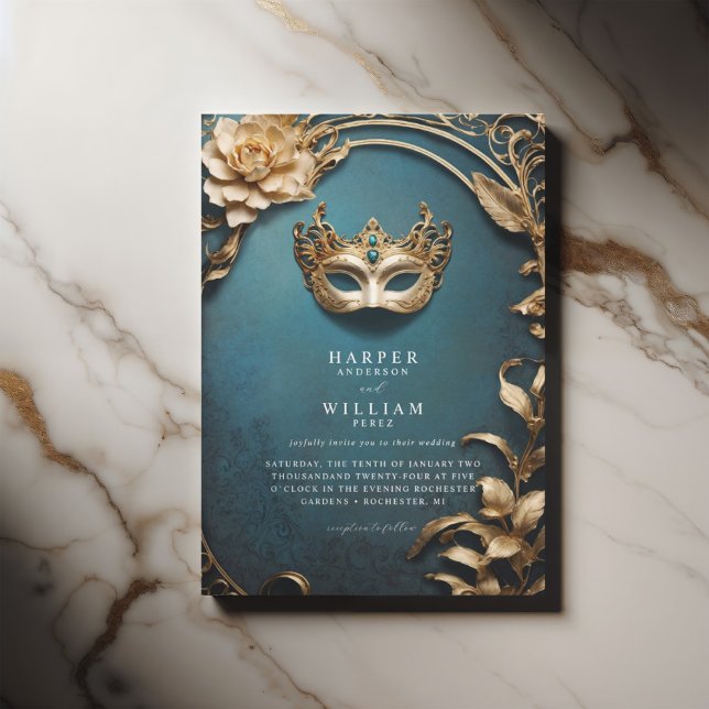 Invitación Boda de Masquerade azul y oro encantado (Blue masquerade wedding invitation featuring a venetian mask.)