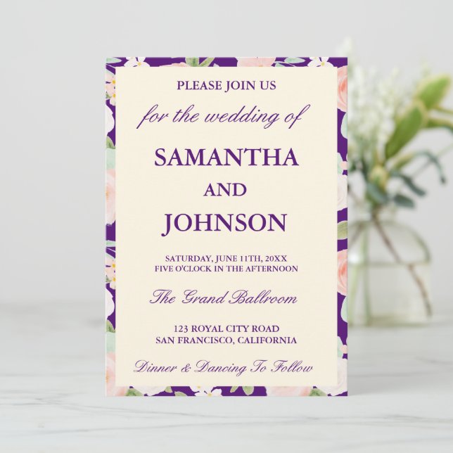 Invitación Boda de monograma floral de marfil morado moderno (Anverso de pie)