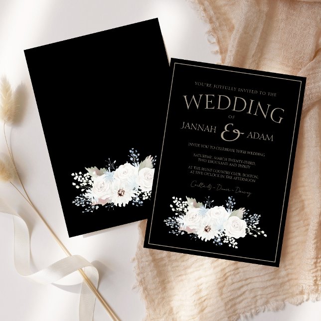 Invitación Boda de Navidades blancos y negros en invierno (Winter White Floral and Black Christmas Wedding Invitation)