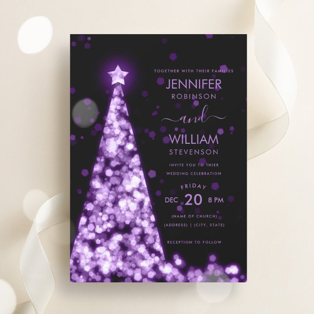 Invitación Boda de Navidades de árbol morado festivo moderno (Modern Festive Purple Tree Christmas Wedding Invitation)