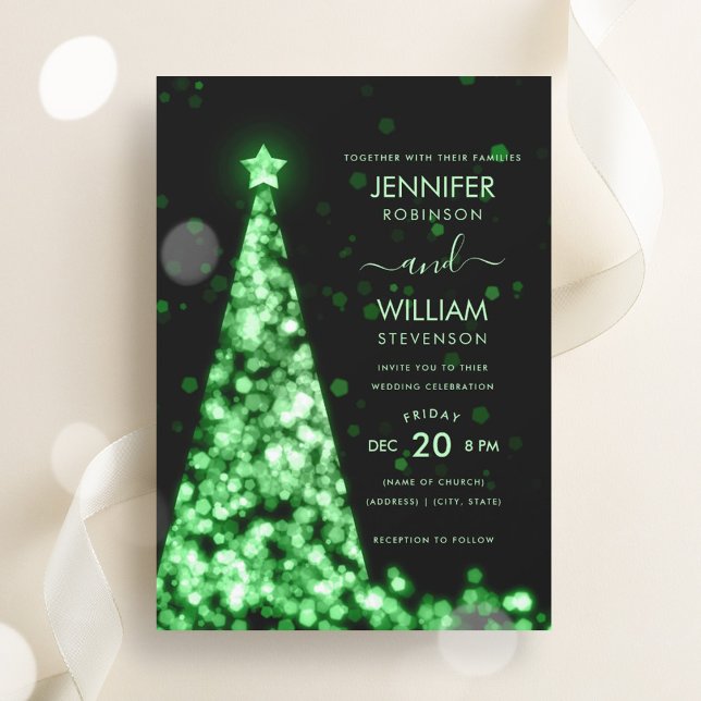 Invitación Boda de Navidades de árbol verde festivo moderno (Modern Festive Green Tree Christmas Wedding Invitation)