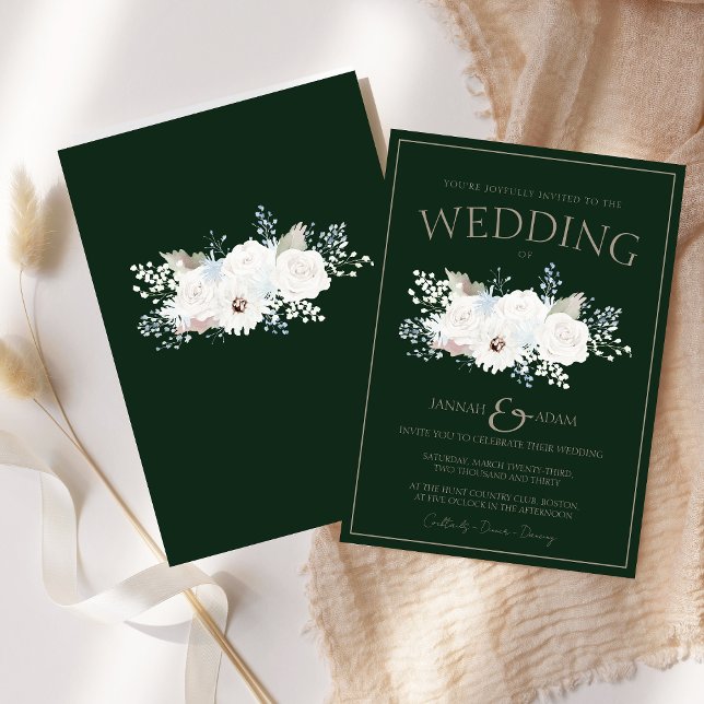 Invitación Boda de Navidades verdes y floral blanca de invier (Winter White Floral and Green Christmas Wedding Invitation)