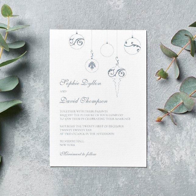 Invitación Boda de ornamentos baubles de Navidades azules de  (Christmas Wedding Baubles - Winter Ice Blue Wedding Invitation)