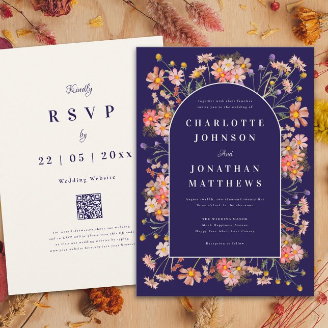 Invitación Boda de otoño de Terracotta, Marina de Guerra de F (Elegant wildflower arch navy blue terracotta burnt orange peach fall wedding invitation With QR code)