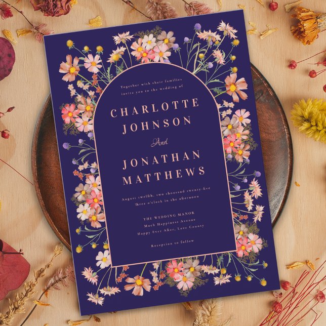 Invitación Boda de otoño de Terracotta, Marina de Guerra de F (Wildflower arch elegant script navy blue peach burnt Orange terracotta fall wedding invitation )