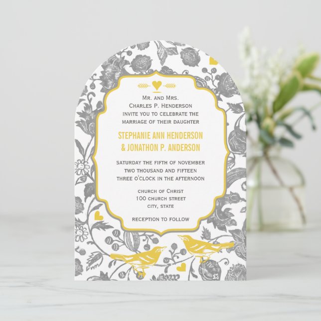 Invitación Boda de pájaros de amor florales grises y amarillo (Anverso de pie)