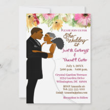 Boda de parejas afroamericanas con flores blancas