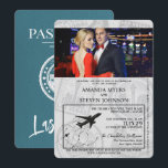 Invitación Boda de pasaporte verde azulado de Las Vegas<br><div class="desc">¿Casarse en Las Vegas? ¡Nuestro hermoso pasaporte definitivamente le dará la bienvenida a sus invitados! Estamos encantados de personalizar de esto para usted,  por favor siéntanse libres de enviarnos un mensaje de ayuda.</div>