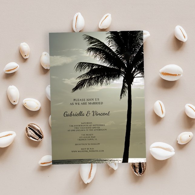 Invitación Boda de Playa de Silhouette de Palmeras (Invite guests to your beach marriage ceremony with the Palm Tree Silhouette Wedding Invitation.)