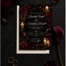 Boda de rosa gótica con velas encendidas