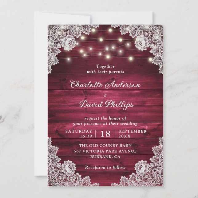 Invitación Boda de Rústica Madera Burgundy Lace String Luces (Anverso)