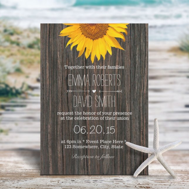 Invitación Boda del girasol de fondo de madera oscura rusa (Subido por el creador)