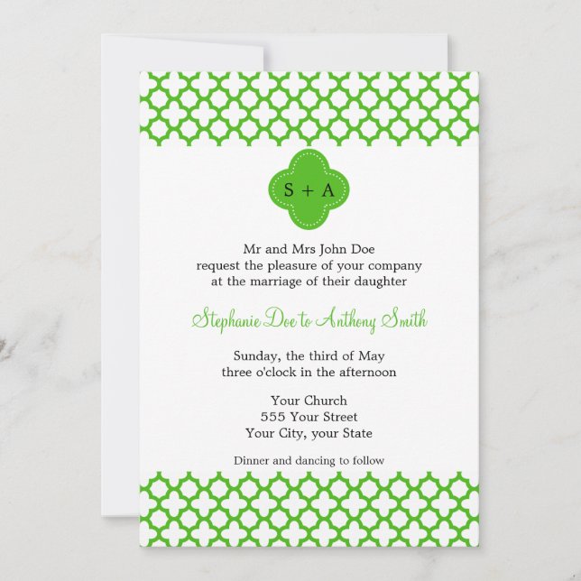 Invitación Boda del patrón de cuatrefoil verde en monogramado (Anverso)