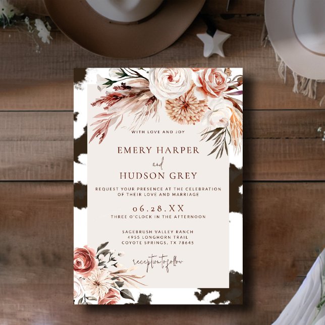 Invitación Boda del Piel de vaca Floral Western Cowboy Ranch  (western wedding invitation cowhide boho floral ranch country barn terracotta rust watercolor rustic)
