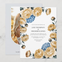 Boda elegante con champán y flores azules polvorie