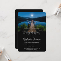 Boda en el Muelle de Noche bajo una Luna Llena