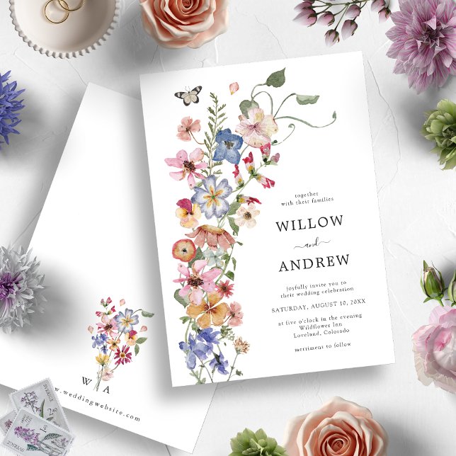 Invitación Boda Floral Acuarela Colorida (Colorful Watercolor Wildflower with Monogrammed Back Wedding Invitation by Painted Paperie)