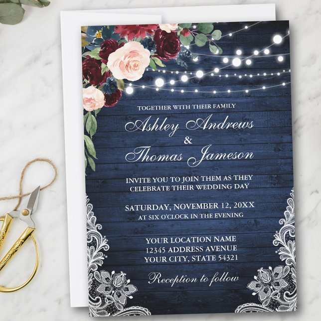 Invitación Boda Floral Azul de Borgoña de Madera Azul Rústico (Customize to add more text or photos to back of card.)