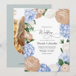 Invitación Boda floral azul en polvo, beige de arena y blanco