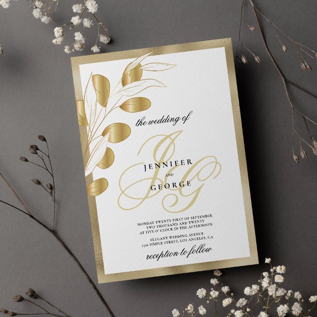 Invitación Boda floral con iniciales en monograma dorado blan (Luxury white gold monogram initials floral wedding)